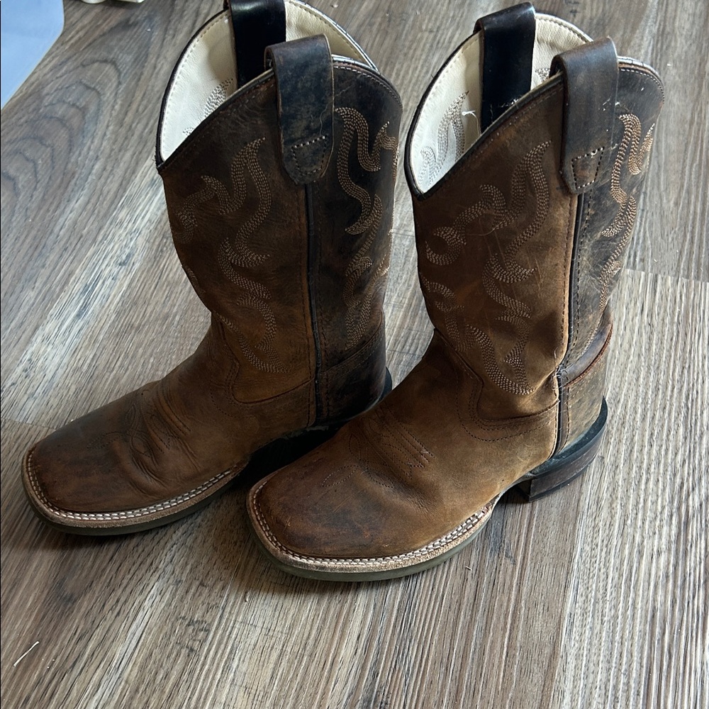 Old West Distressed Brown Cowboy Boots - Picture 6 of 6